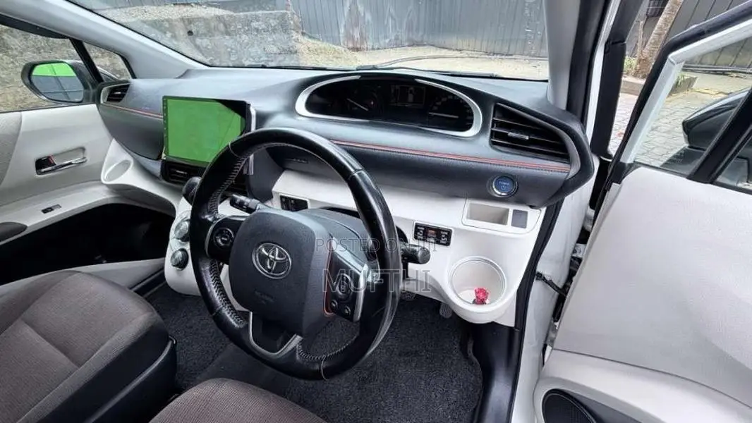 Toyota Sienta 2016 Car (Used)