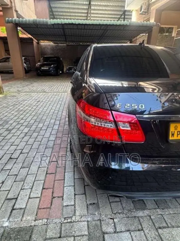 Mercedes-Benz E250 2010 Car (Used)