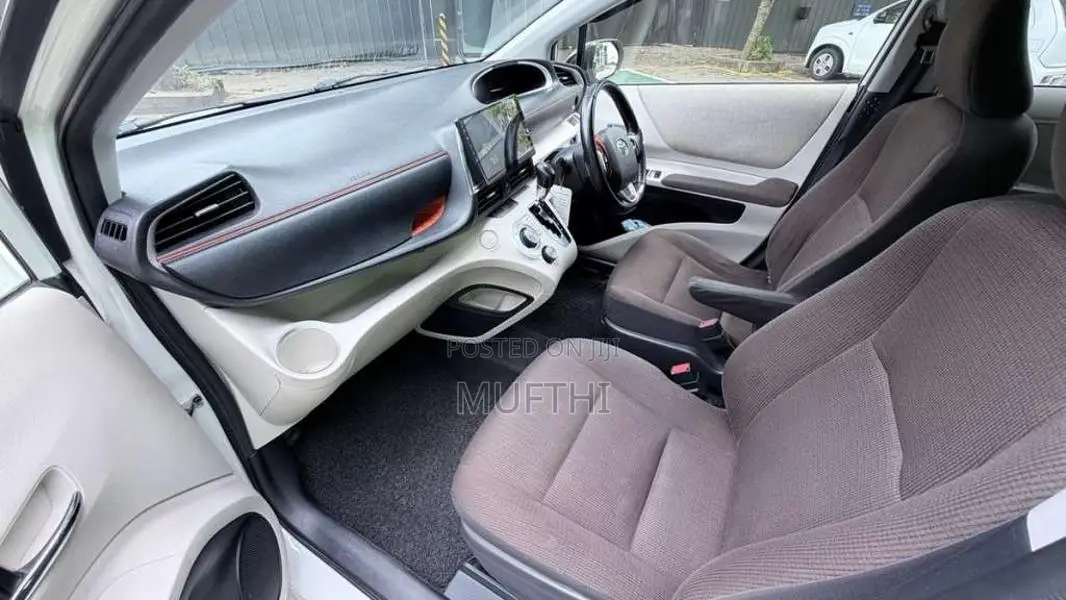 Toyota Sienta 2016 Car (Used)