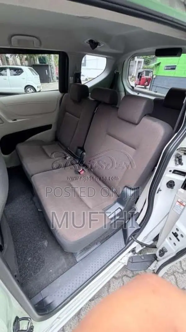 Toyota Sienta 2016 Car (Used)