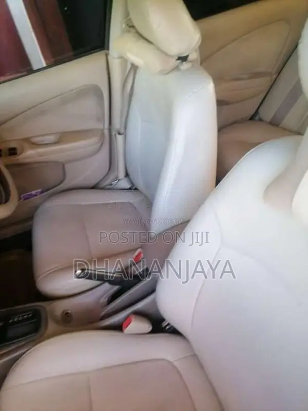 Nissan N17 2011 Car (Used)
