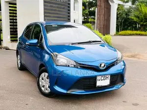 Toyota Vitz 2016 Car (Used)