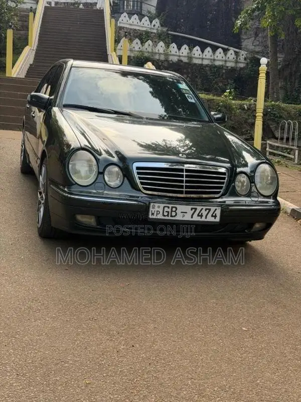 Mercedes-Benz - 2000 Car (Used)