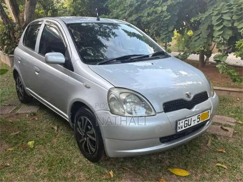 Toyota Vitz 1999 Car (Used)