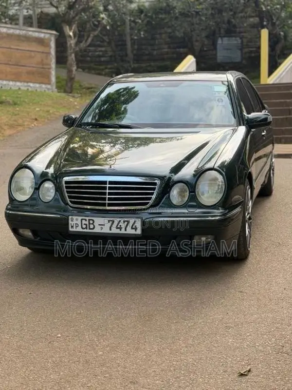 Mercedes-Benz - 2000 Car (Used)