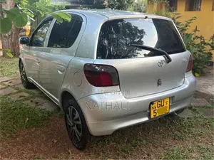 Toyota Vitz 1999 Car (Used)
