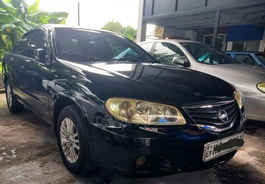 Nissan N17 2011 Car (Used)