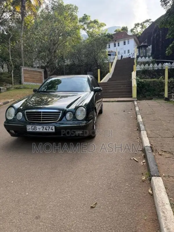 Mercedes-Benz - 2000 Car (Used)
