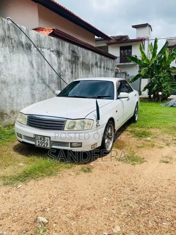 Nissan Cedric 2000 Car (Used)