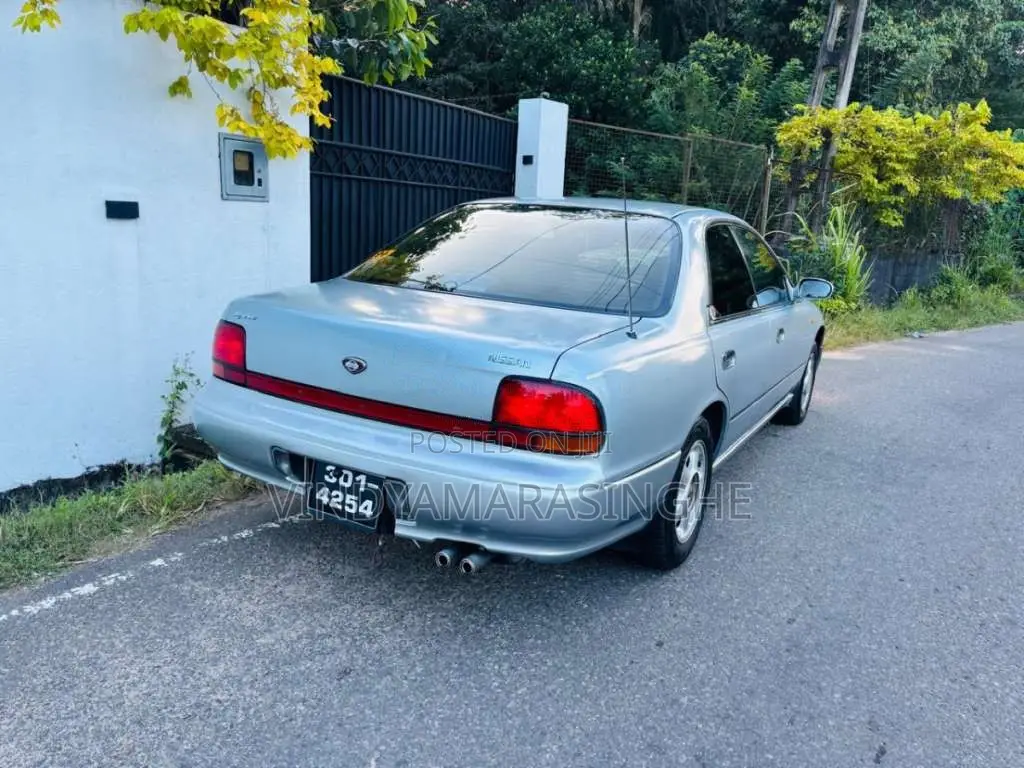 Nissan Bluebird SU13 Limited 1996 Car (Used)