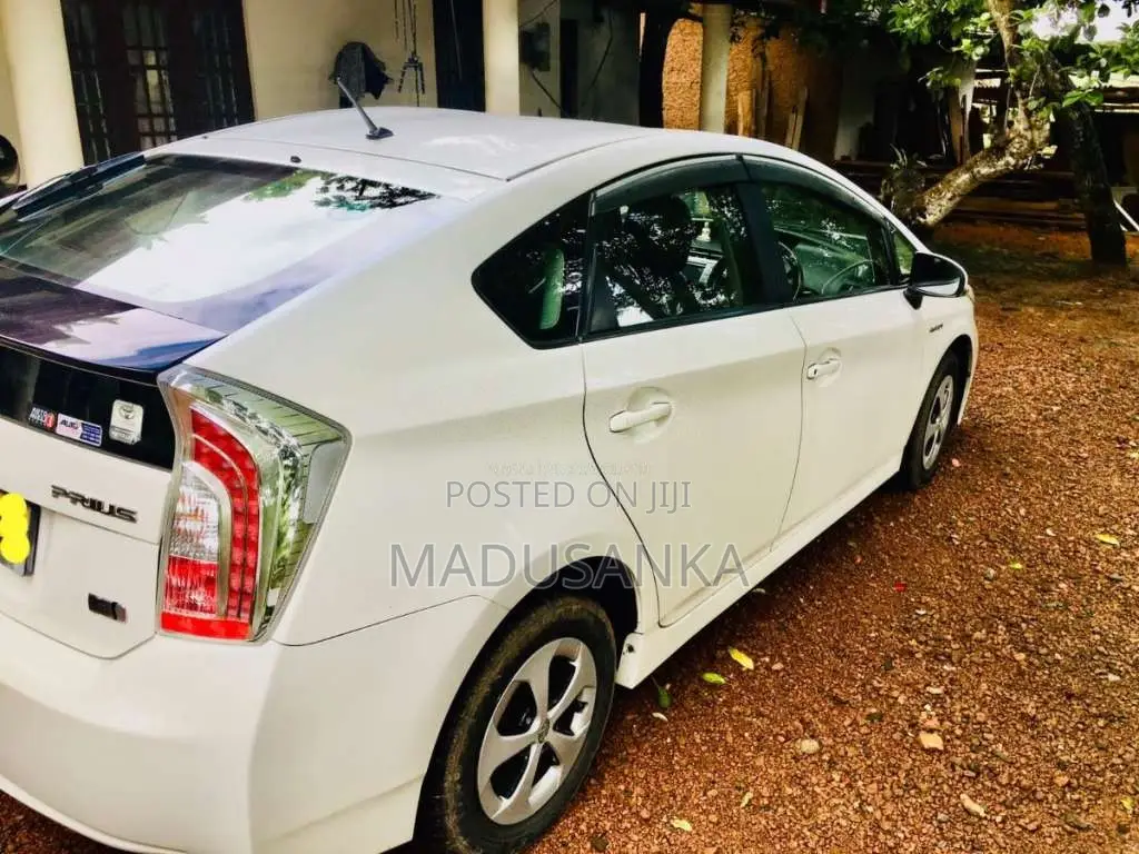 Toyota Prius 2015 Car (Used)