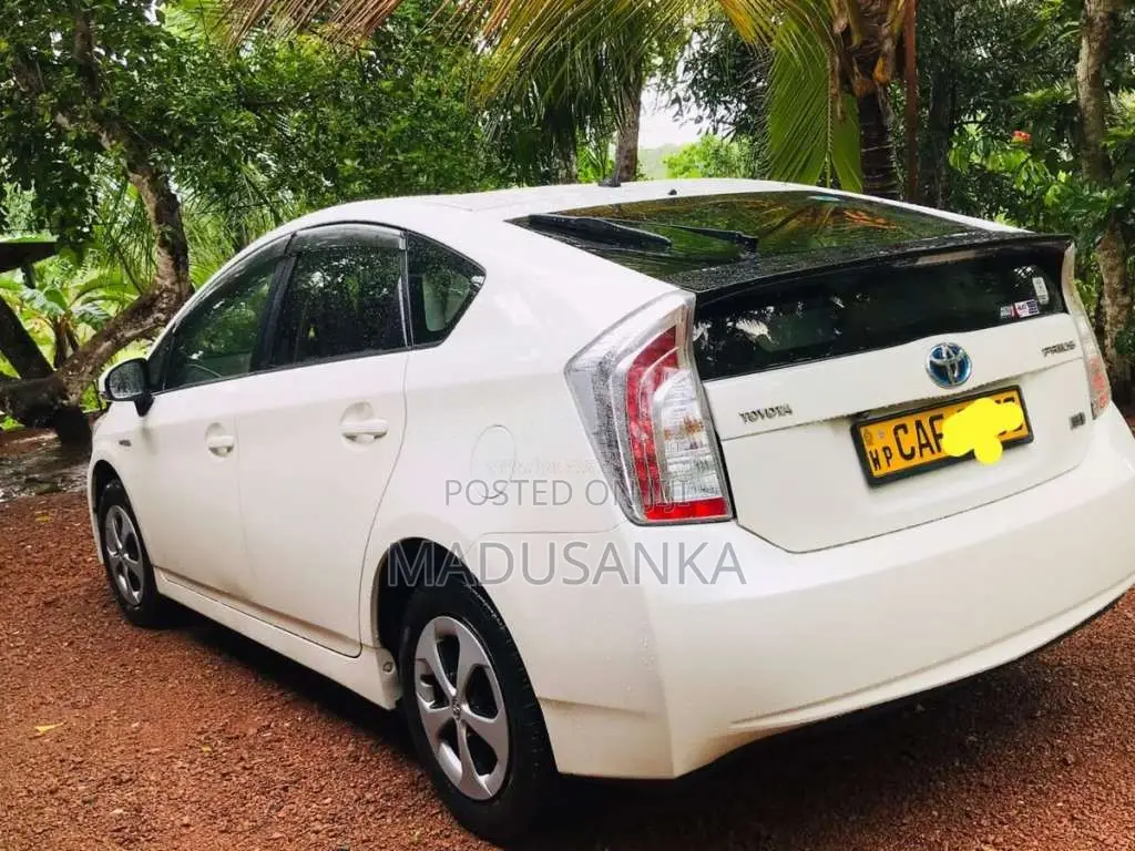 Toyota Prius 2015 Car (Used)