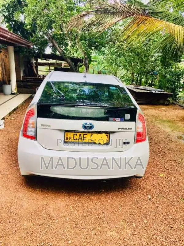 Toyota Prius 2015 Car (Used)