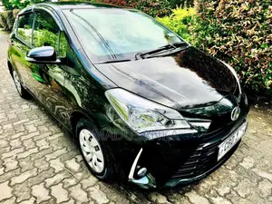 Toyota Vitz 2017 Car (Used)