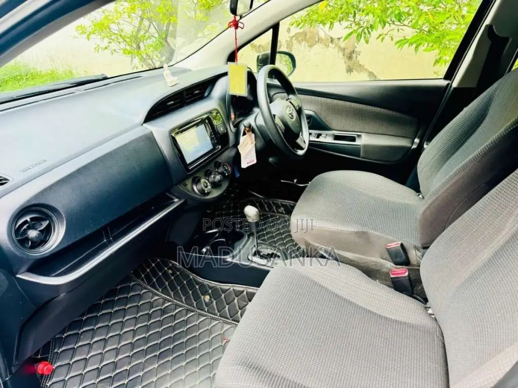 Toyota Vitz 2017 Car (Used)
