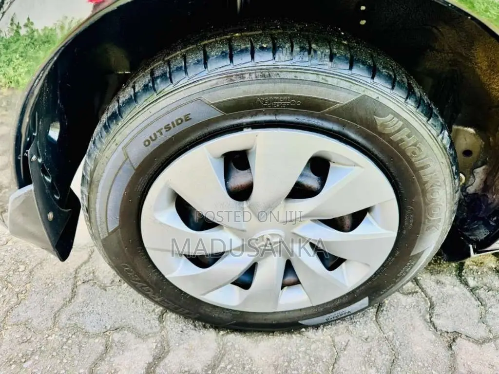 Toyota Vitz 2017 Car (Used)