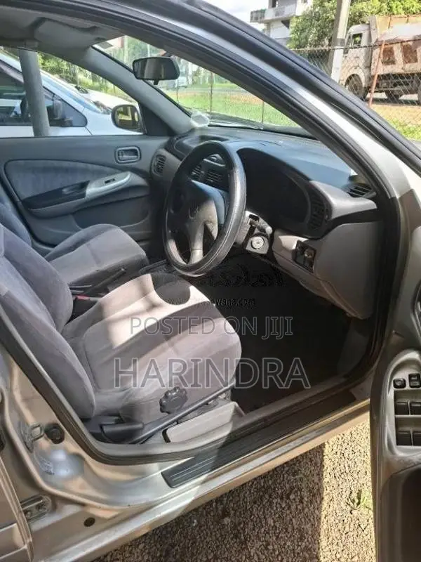 Nissan N16 2000 Car (Used)