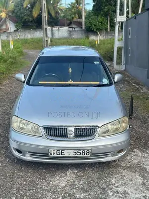 Nissan N16 2000 Car (Used)