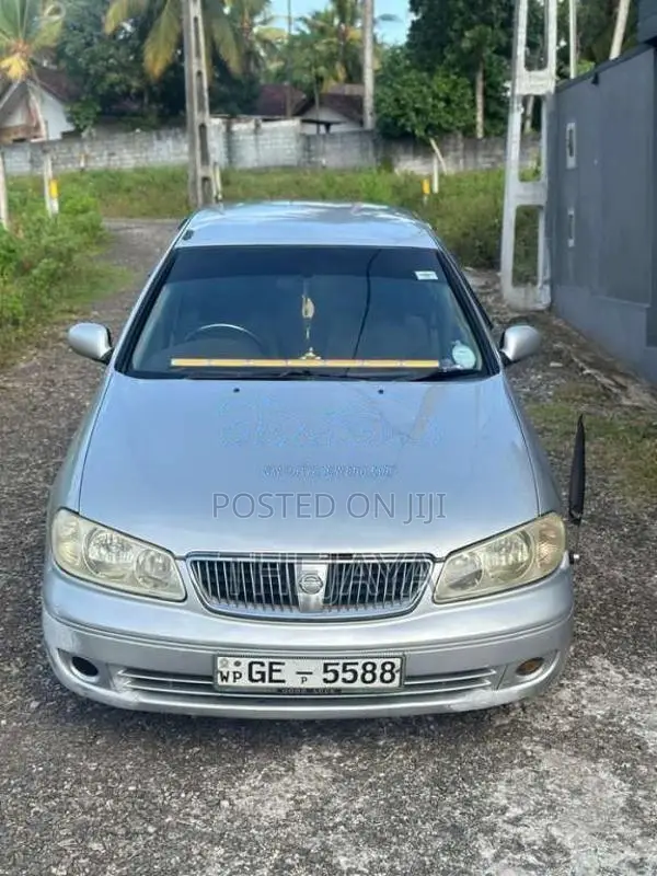 Nissan N16 2000 Car (Used)