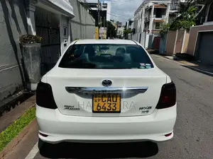 Toyota Axio 2017 Car (Used)