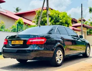 Mercedes-Benz E200 2009 Car (Used)