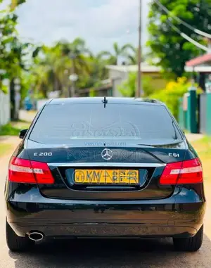 Mercedes-Benz E200 2009 Car (Used)