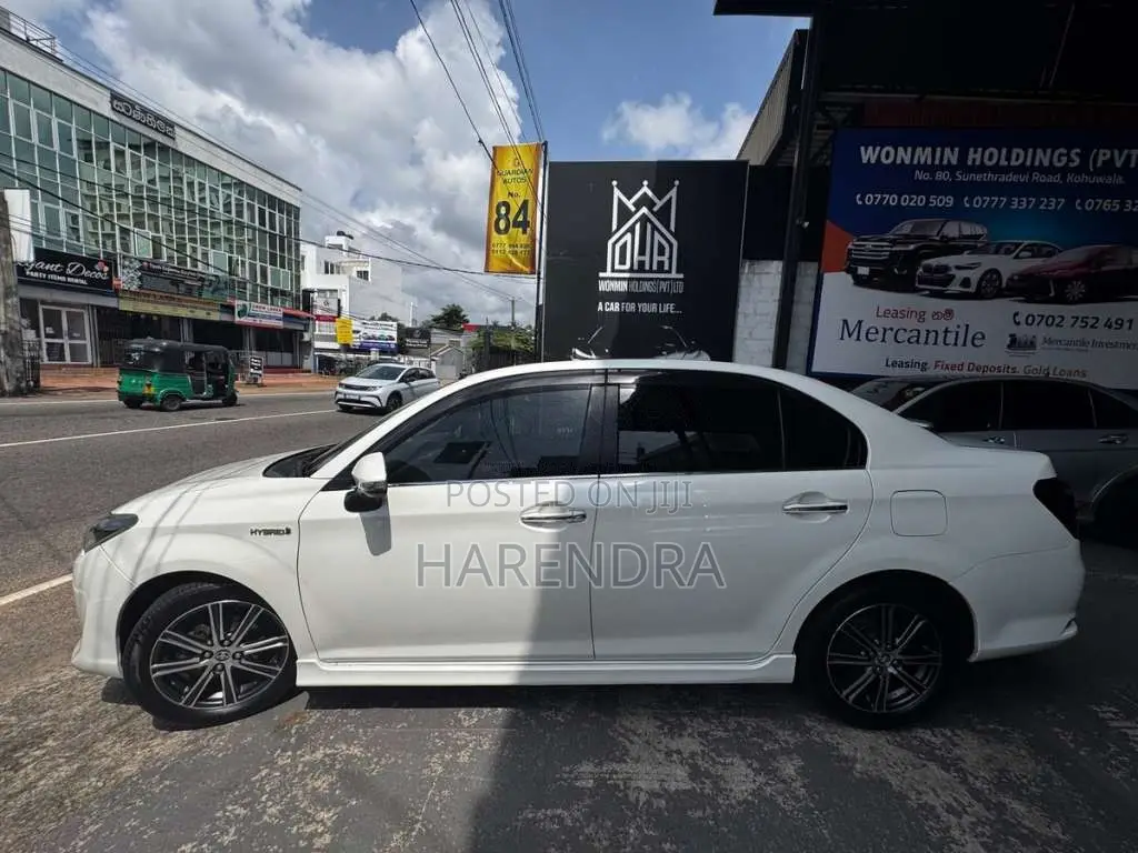 Toyota Axio 2017 Car (Used)