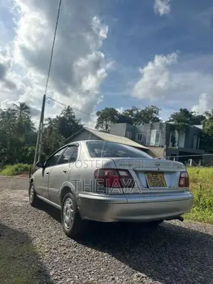 Nissan N16 2000 Car (Used)