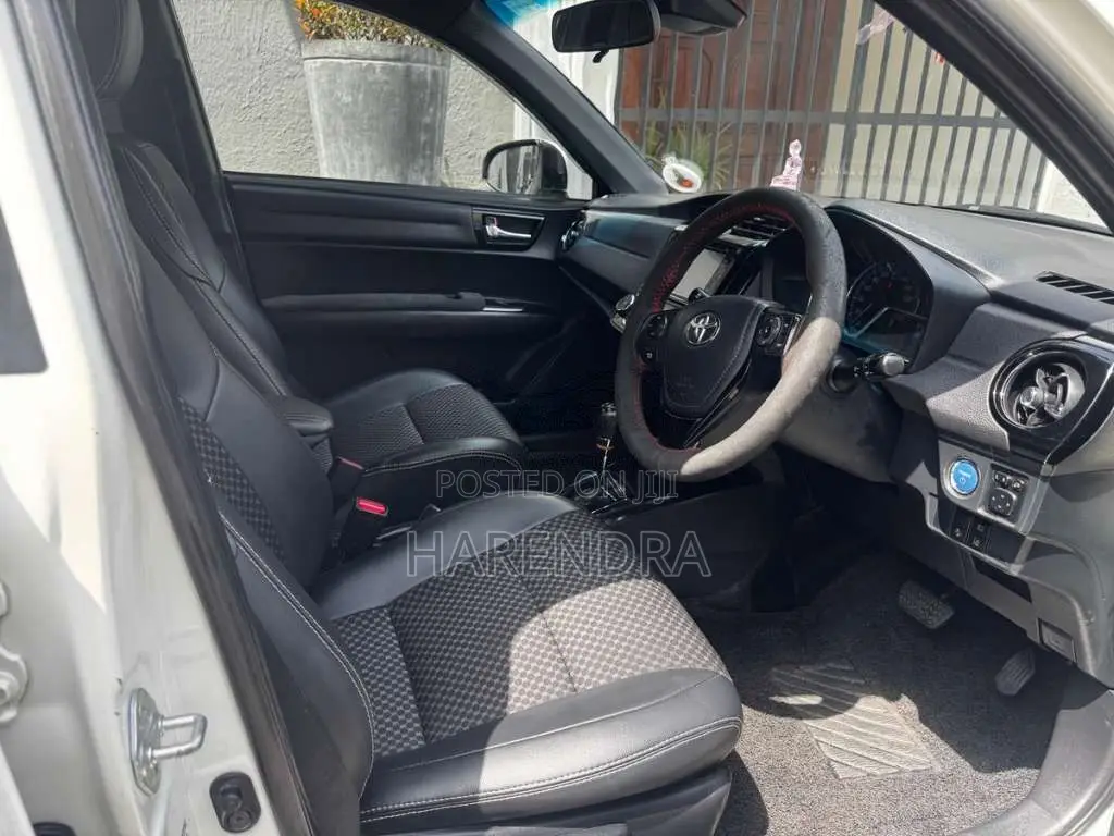 Toyota Axio 2017 Car (Used)