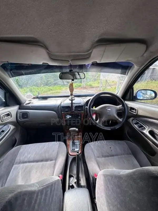 Nissan N16 2000 Car (Used)