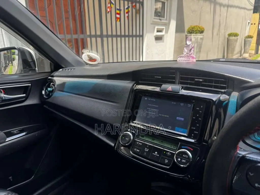 Toyota Axio 2017 Car (Used)