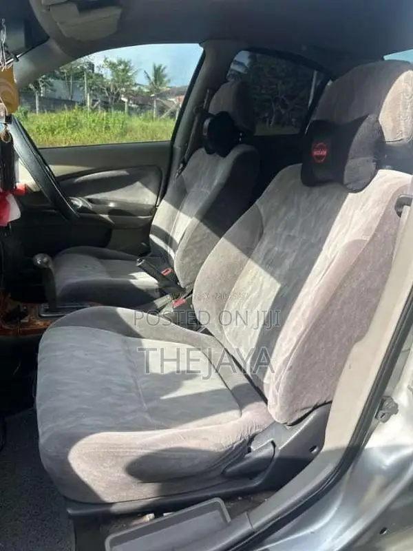 Nissan N16 2000 Car (Used)