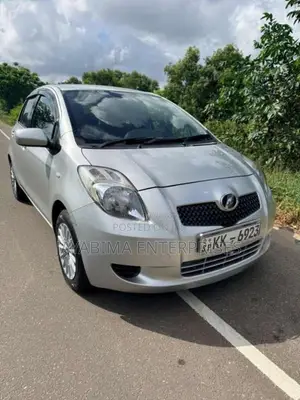 Toyota Vitz 2007 Car (Used)