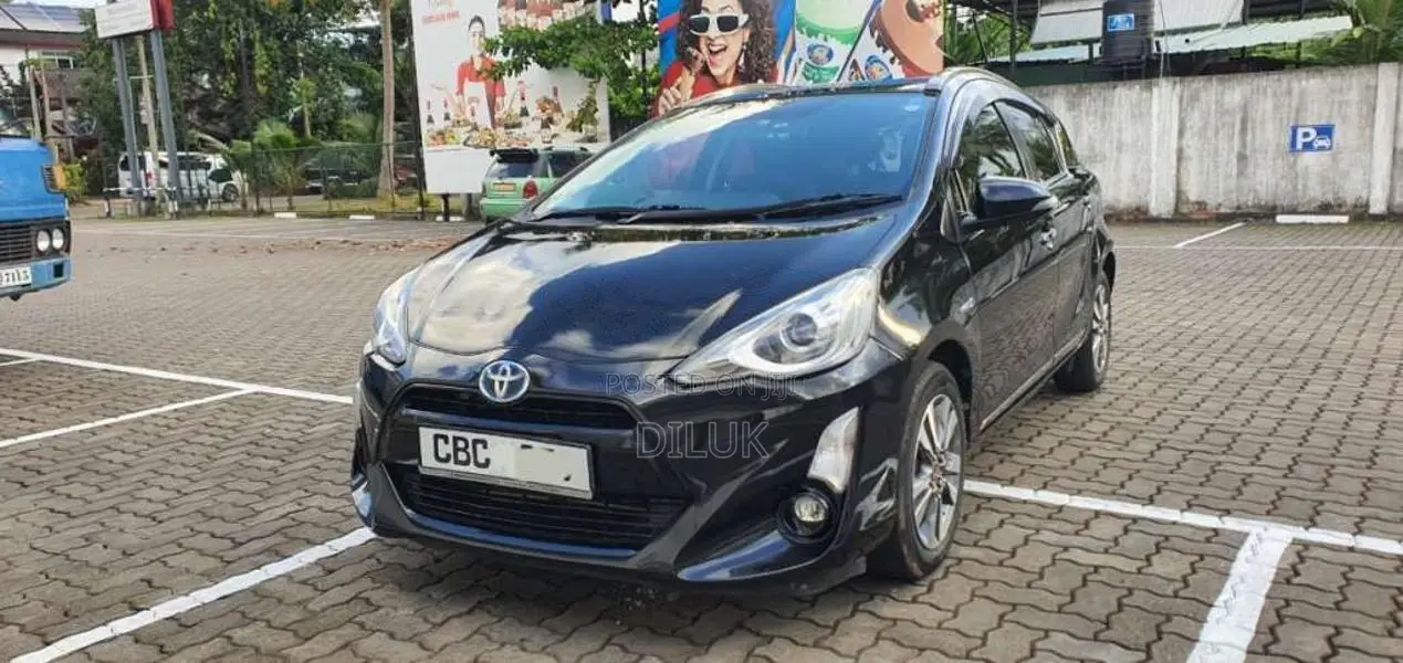 Toyota Aqua G Grade 2015 Car (Used)