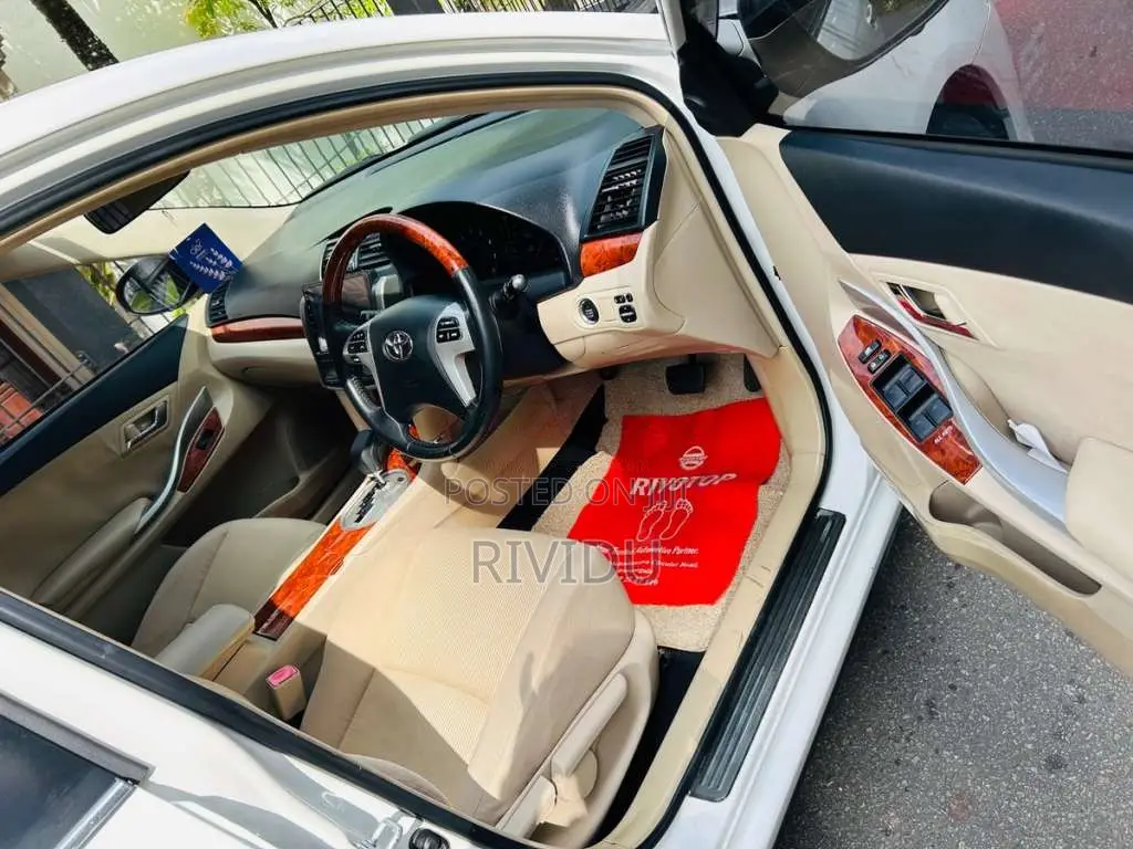 Toyota Premio 2013 Car (Used)