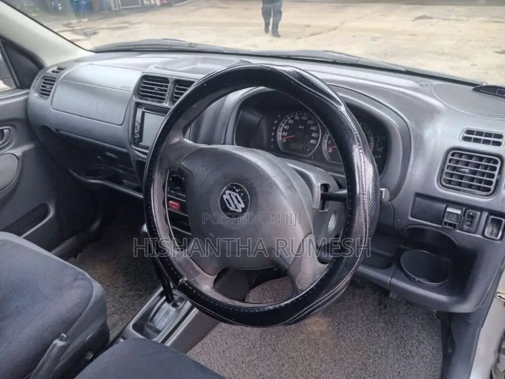 Suzuki Swift Center 2005 Car (Used)