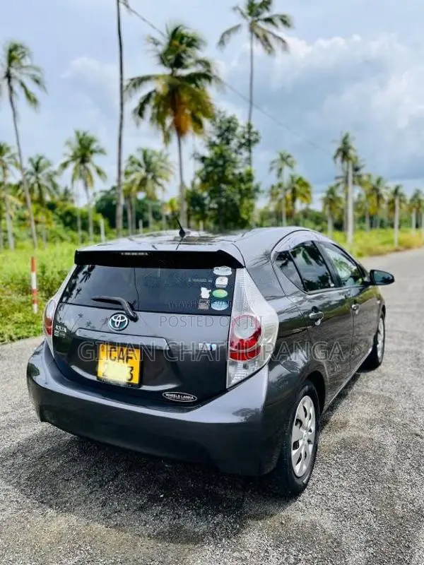 Toyota Aqua 2015 Car (Used)