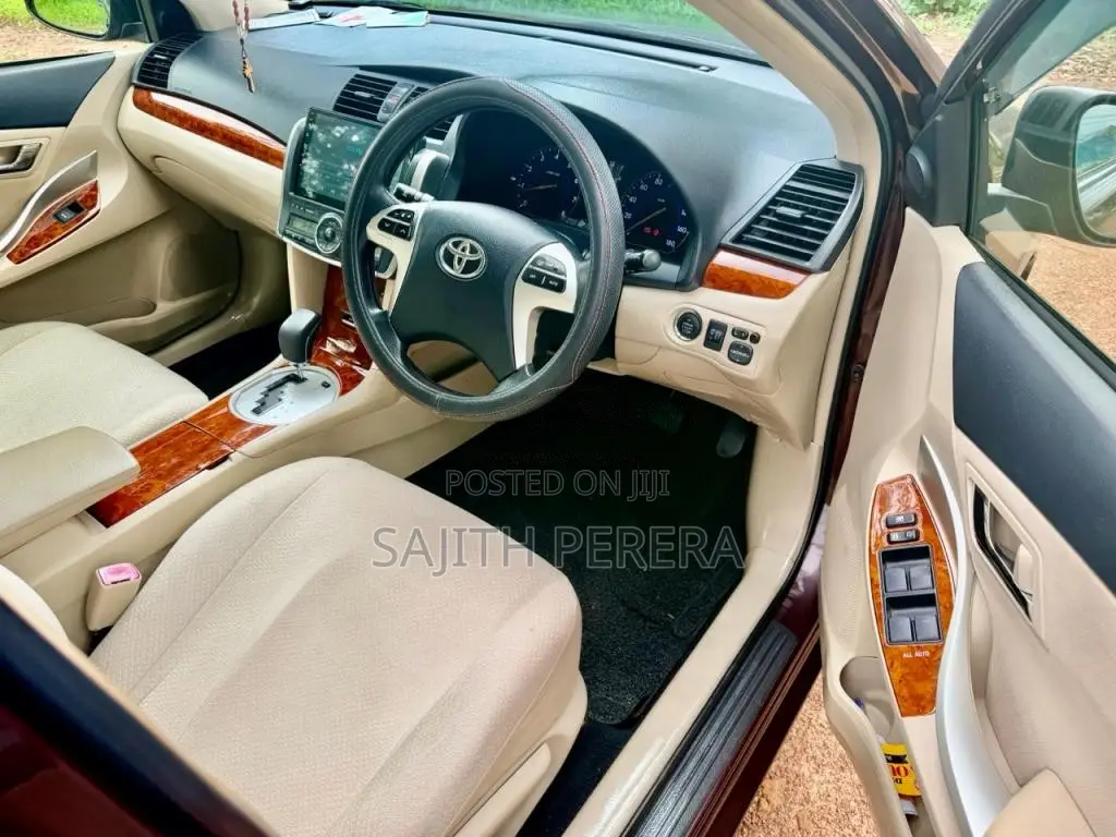 Toyota PREMIO 2013 Car (Used)