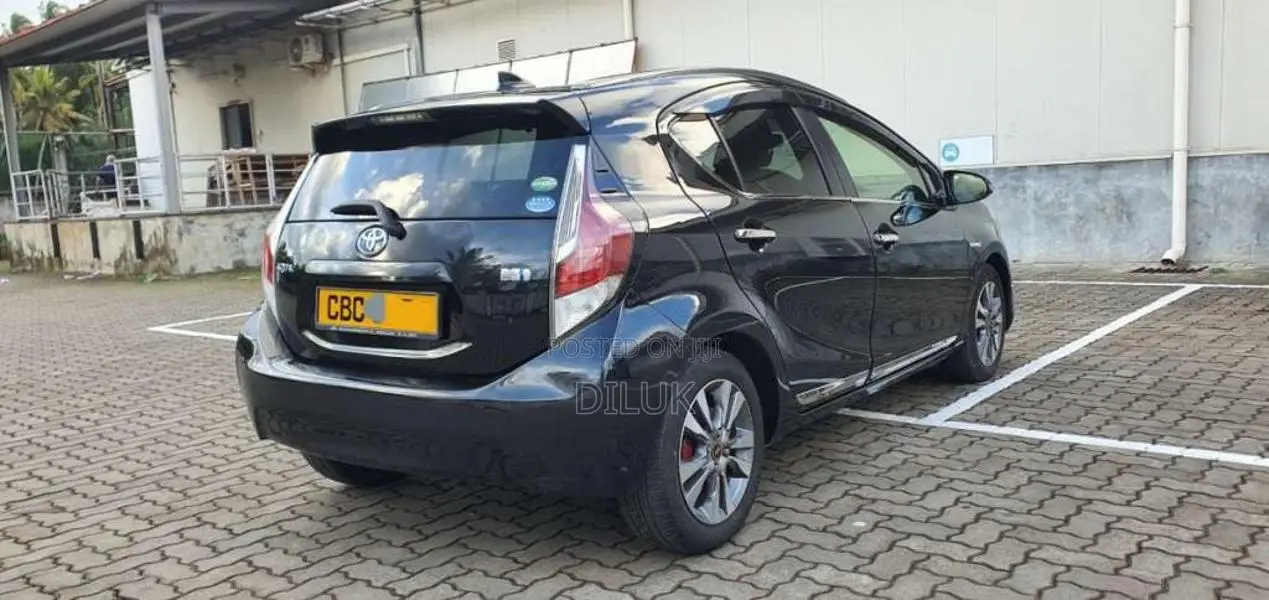 Toyota Aqua G Grade 2015 Car (Used)