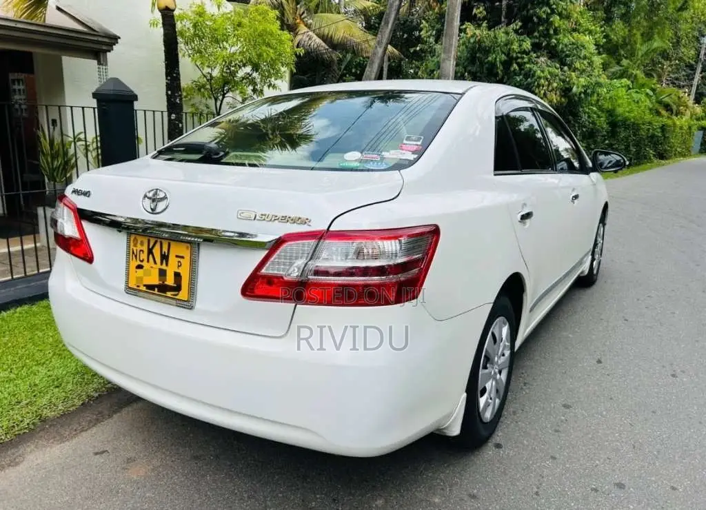 Toyota Premio 2013 Car (Used)