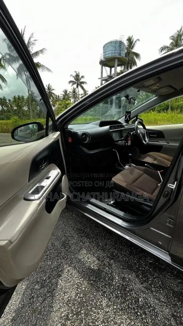 Toyota Aqua 2015 Car (Used)