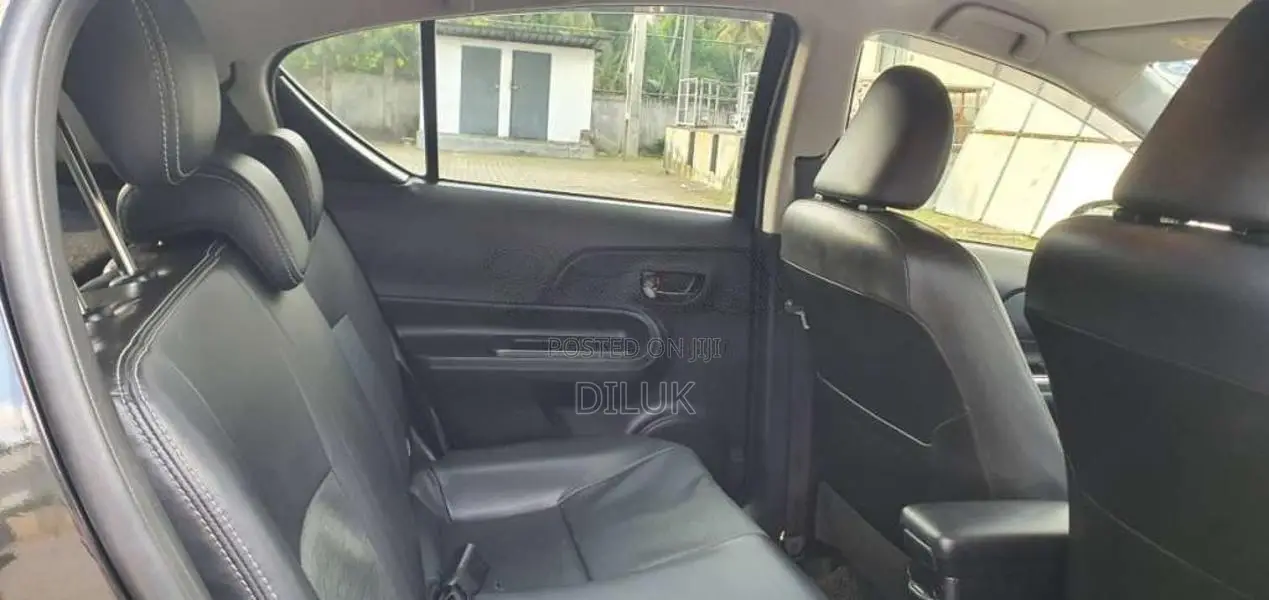 Toyota Aqua G Grade 2015 Car (Used)