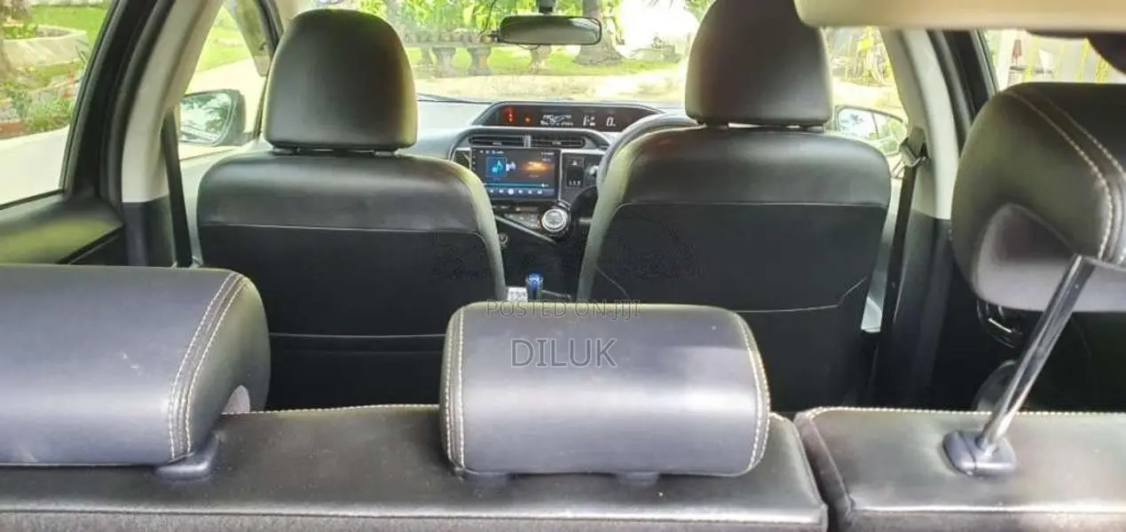 Toyota Aqua G Grade 2015 Car (Used)