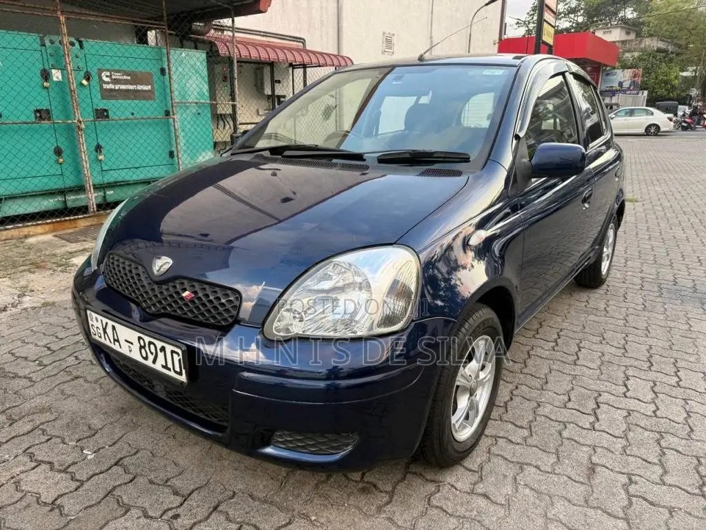 Toyota Vitz 2003 Car (Used)