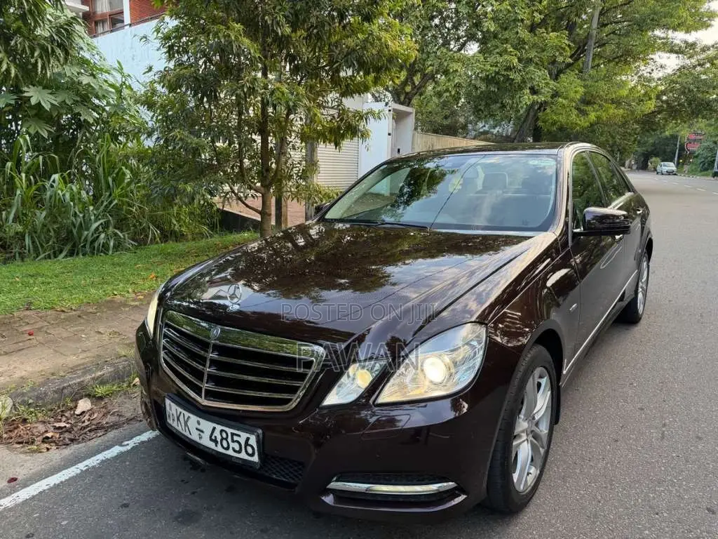 Mercedes-Benz W212 E200 2010 Car (Used)