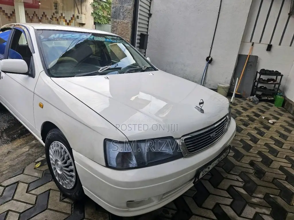 Nissan QU 14 2000 Car (Used)