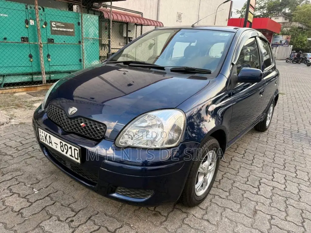 Toyota Vitz 2003 Car (Used)
