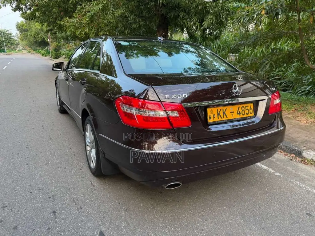 Mercedes-Benz W212 E200 2010 Car (Used)