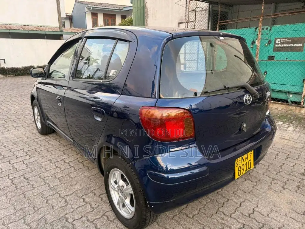 Toyota Vitz 2003 Car (Used)