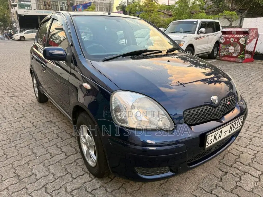 Toyota Vitz 2003 Car (Used)